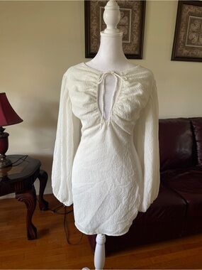 Sabo Luxe Cream Textured Long Sleeve Keyhole Mini Dress Size Small